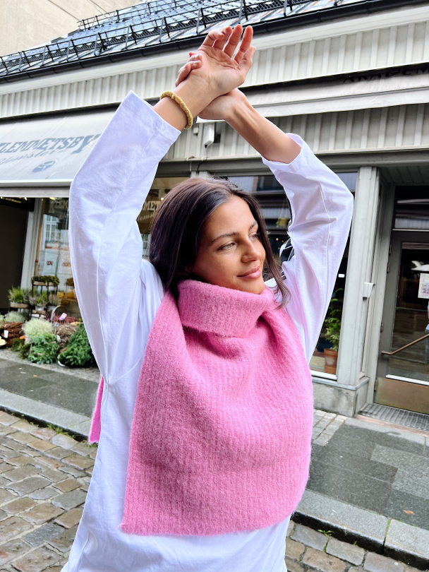 Huglo Neckwarmer - Prism Pink - Image 4