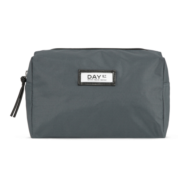 DAY Gweneth Beauty - Image 1