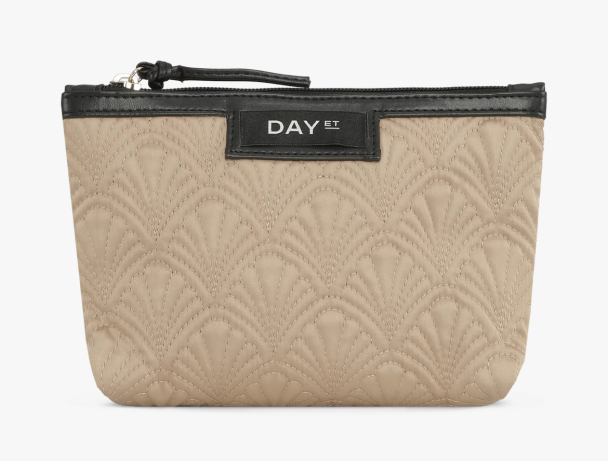 Day Gweneth Q Wow Mini