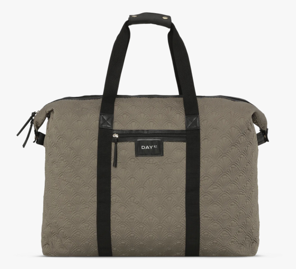 DAY Gweneth Q Wow Weekend - Image 1