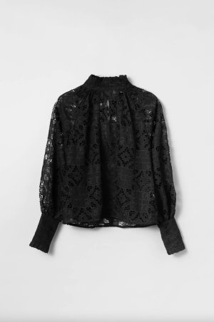 BRODERIE ANGLAISE TOP JET BLACK