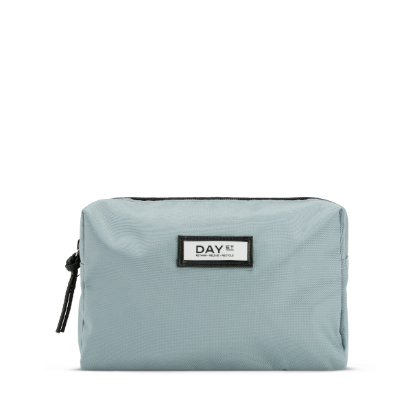 DAY Gweneth Beauty - Image 1