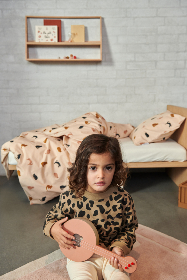 Chas Banjo - Apple Red/Tuscany Rose Mix - Image 3