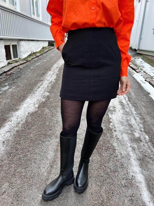Loui Short Skirt - Black  - Image 4
