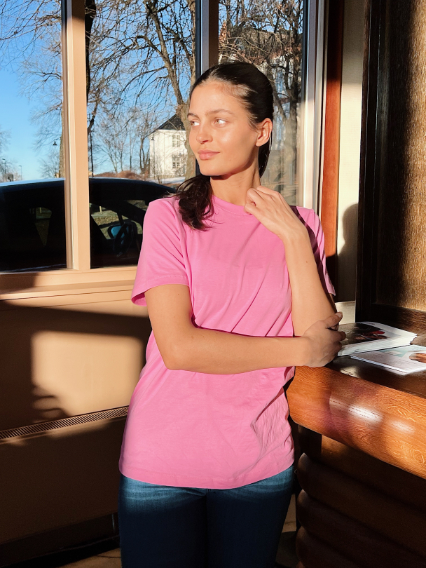 Myessential - O-neck Tee - Cyclamen - Image 3