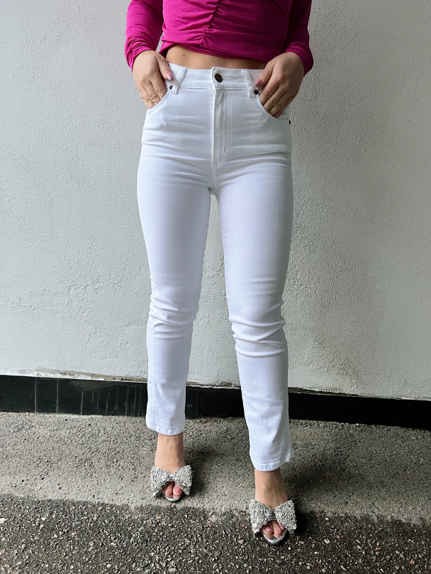 Malena F Megalia Shot White - Image 1