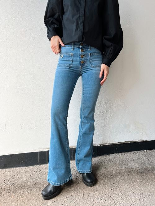 Gaucho D - Triple Stone cross