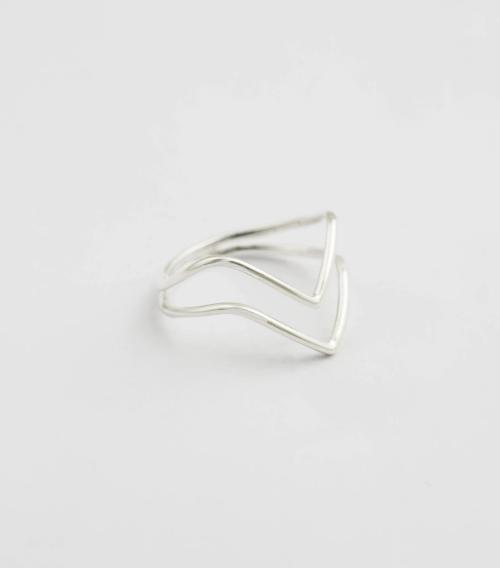 Tiny Arrow ring Silver