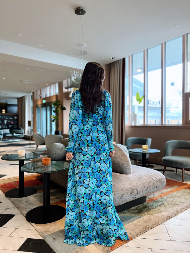 Light Maxi V-Neck Dress - Image 4