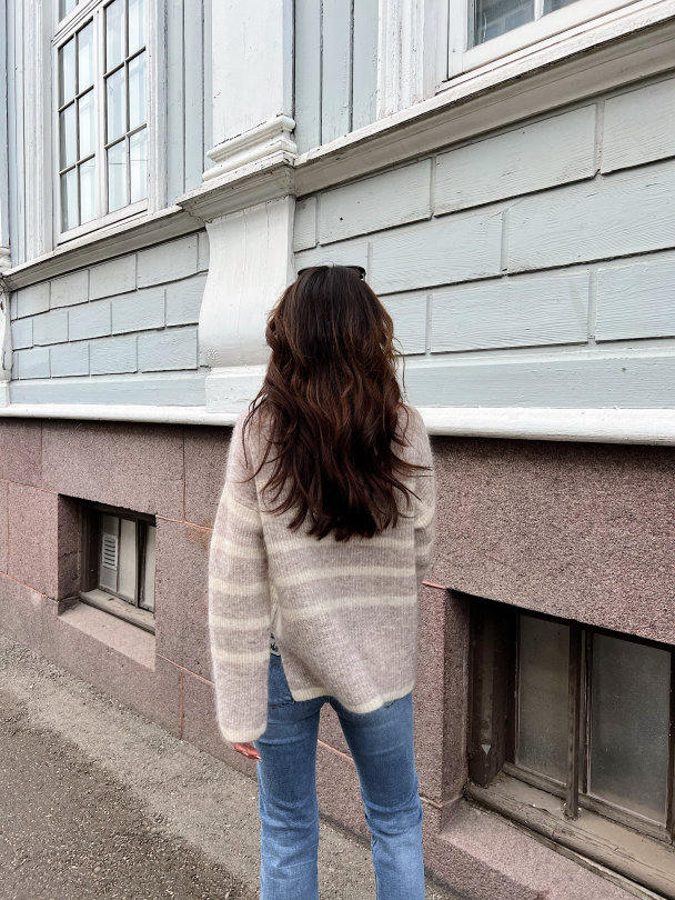 Ovalis Knit T-Neck - Crockery - Image 5