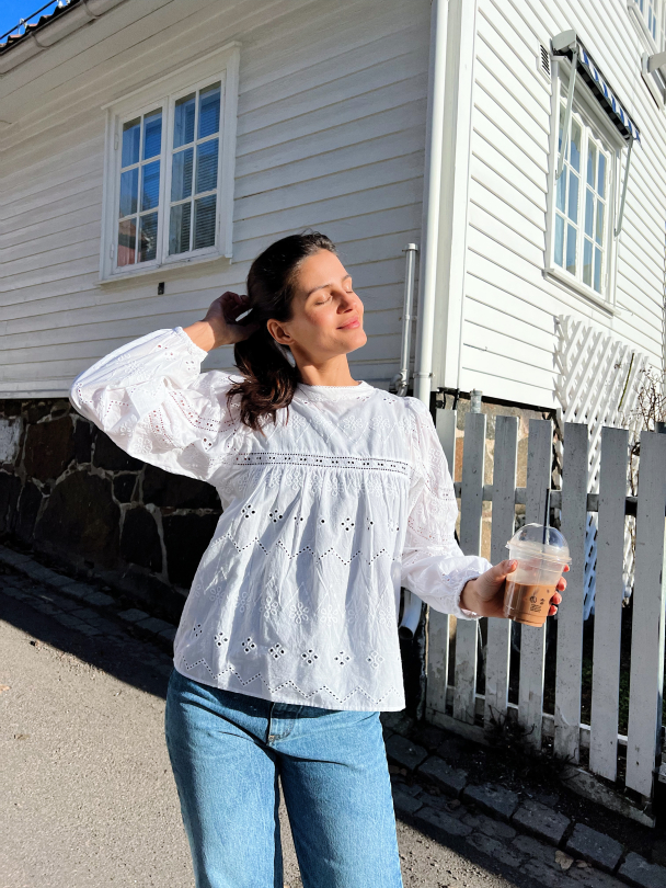 Karoline Blouse - White border  - Image 4