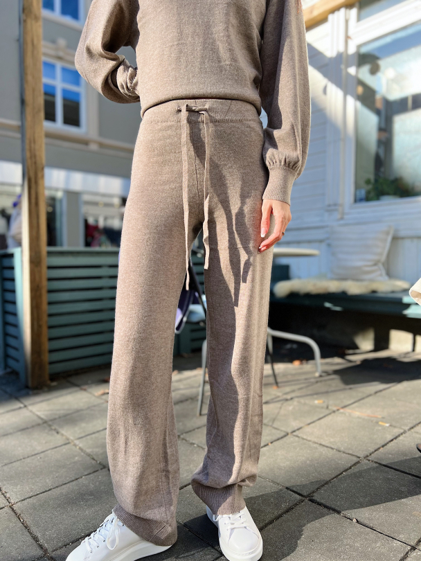 Hug Cashmere Knit- Pants Fungi - Image 1