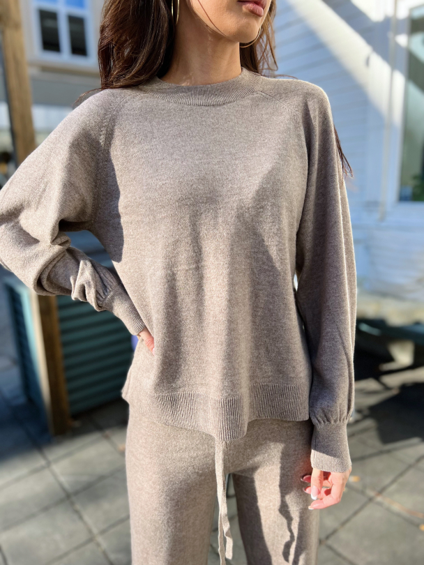 Hug Cashmere Knit- Fungi - Image 1