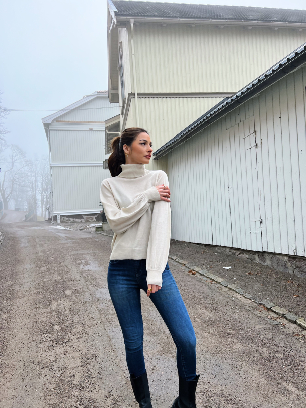 Hug Cashmere Knit Rollneck - Birch - Image 4