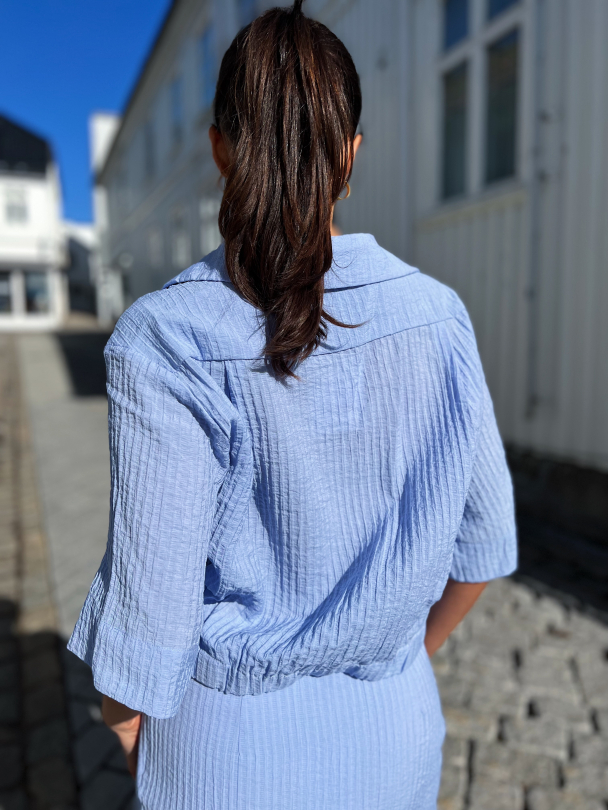 Malin Twist Blouse - Brunnera Blue  - Image 3