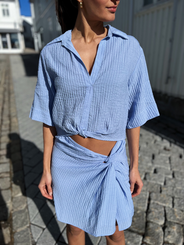 Malin Twist Blouse - Brunnera Blue  - Image 7