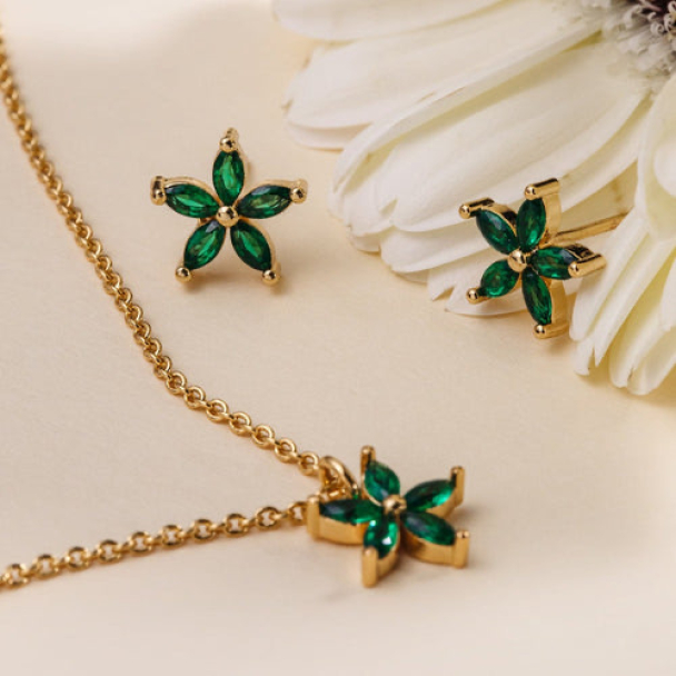 ORELIA Emerald Crystal Flower Necklace - Image 4