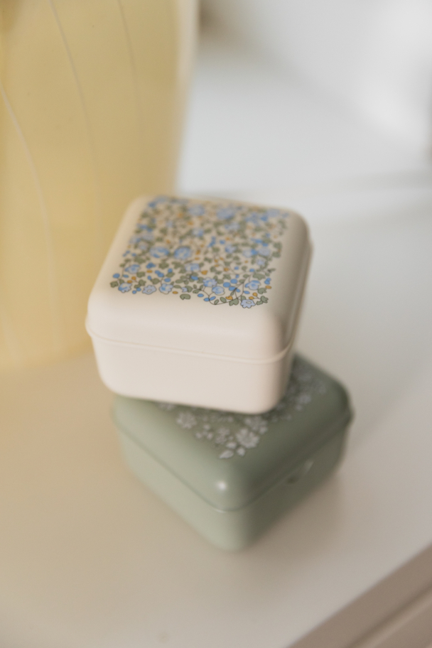 BIBS x LIBERTY- SMOKKEBOKS CAPEL SAGE - Image 3