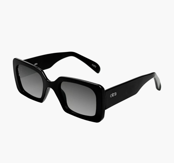 Louey Black - Image 2