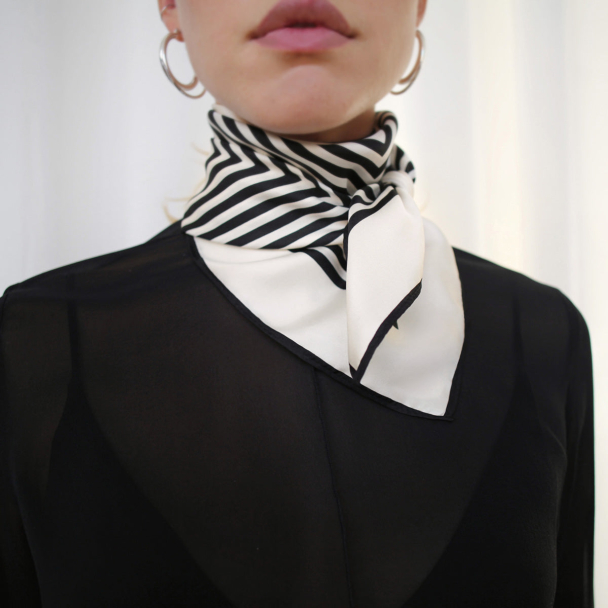 NO.1 Scarf - 65 cm - Image 3