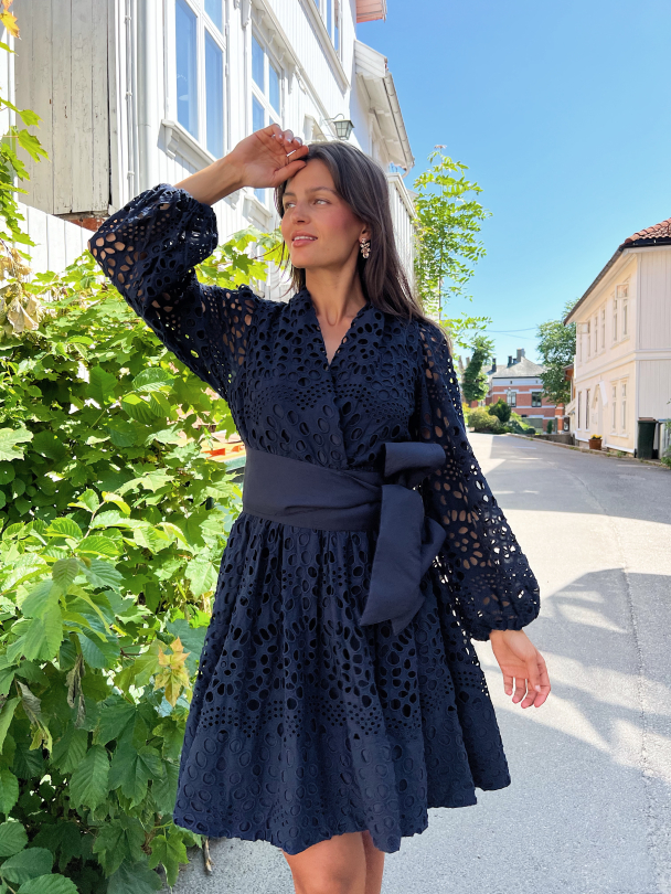 Bow Wow Dress - Navy - Image 5