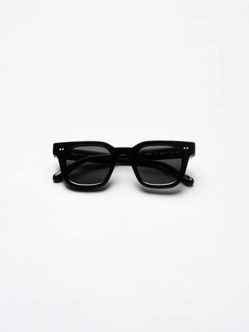 04 Black 