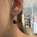 Sølv øreheng - Rød ferskvannsperler