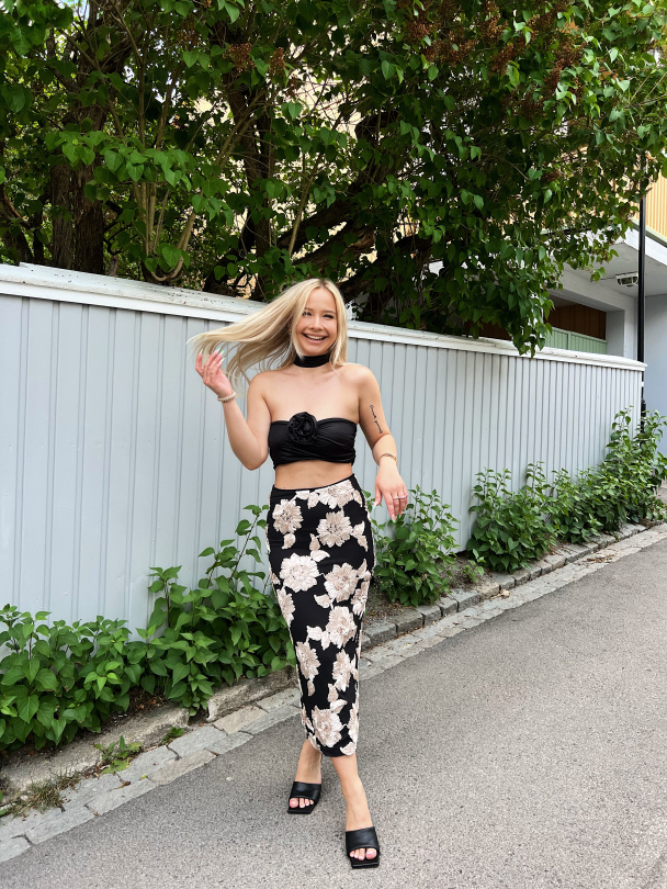 Flower Mesh Midi Skirt - Oyester Mushroom comb - Image 9