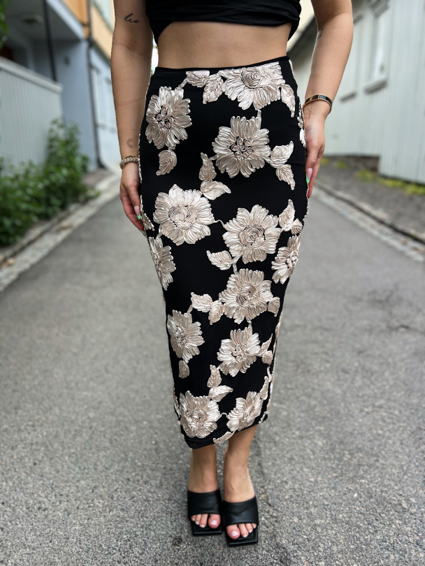 Flower Mesh Midi Skirt - Oyester Mushroom comb - Image 1