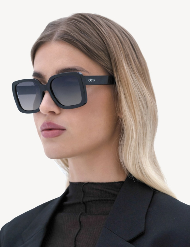 Coco - Black Smocke - Image 4