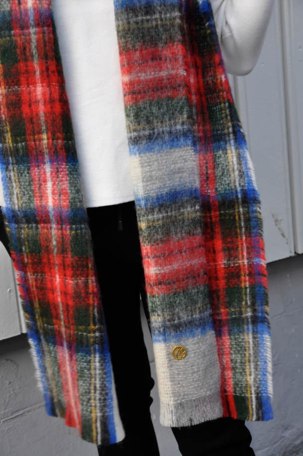 Big Check Scarf Red - Image 3