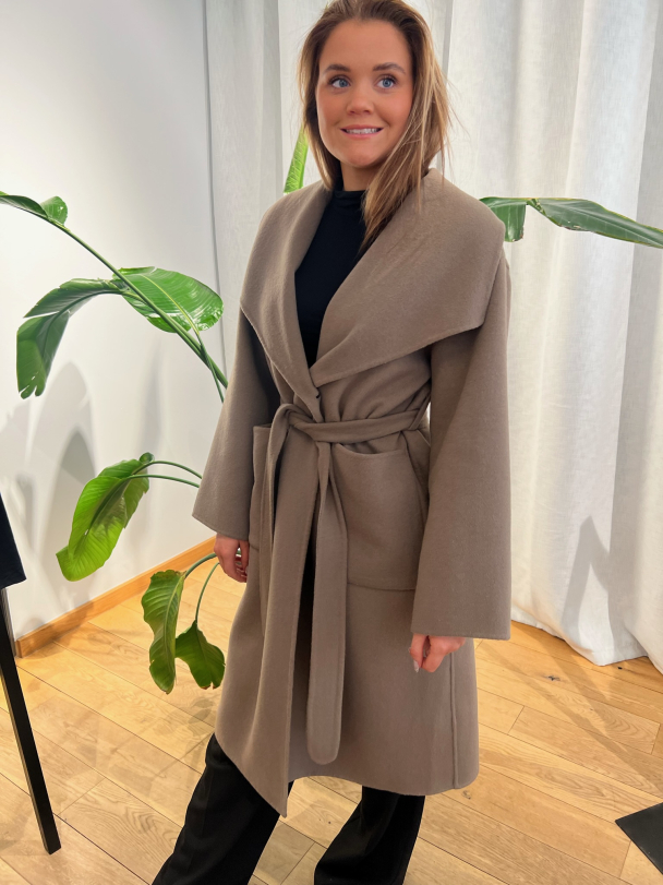 Y.A.S Uldan Handmade Wool Coat - Image 2