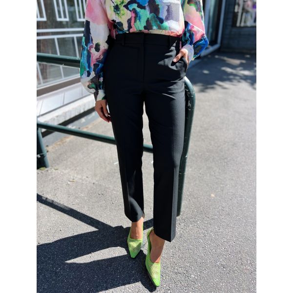 Eliana Straight Pant - Black 