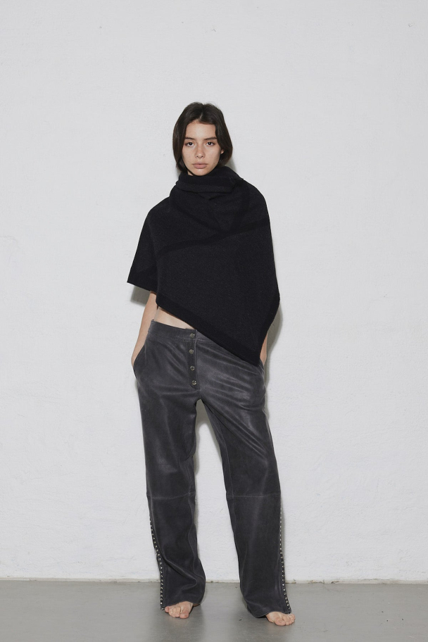 TRIANGLE SCARF - Image 2