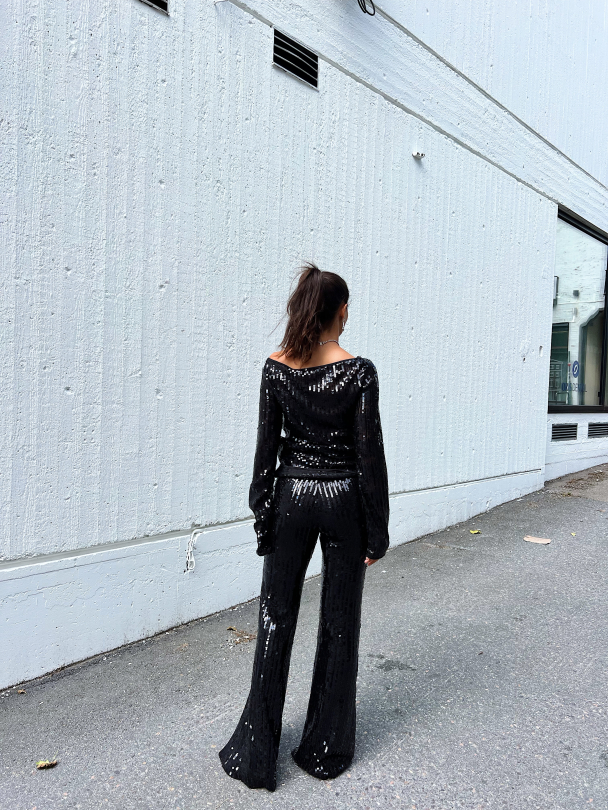 Sequins Off Shoulder - Black  - Image 10