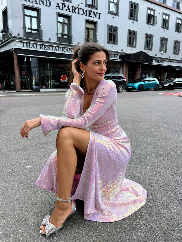Sequins Midi Dress - Soft Pink  - Image 12