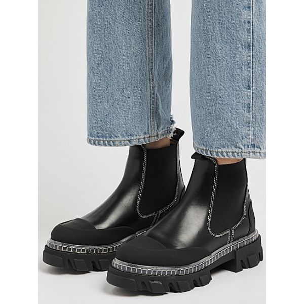 Cleated Low Chelsea Boot