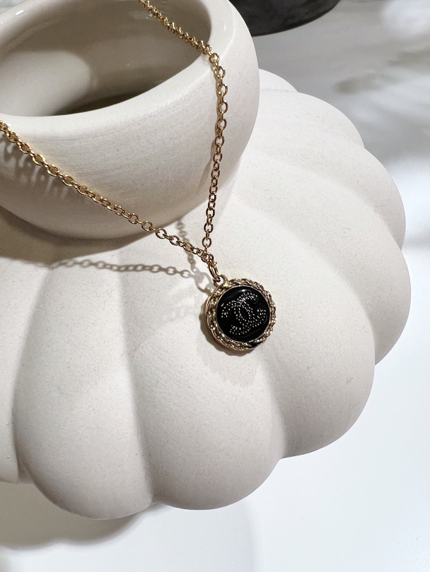 Chanel Medium - Black/ Crystal  - Image 3