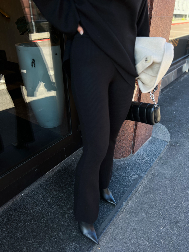 Karo Flared Knit Pants - Black - Image 4