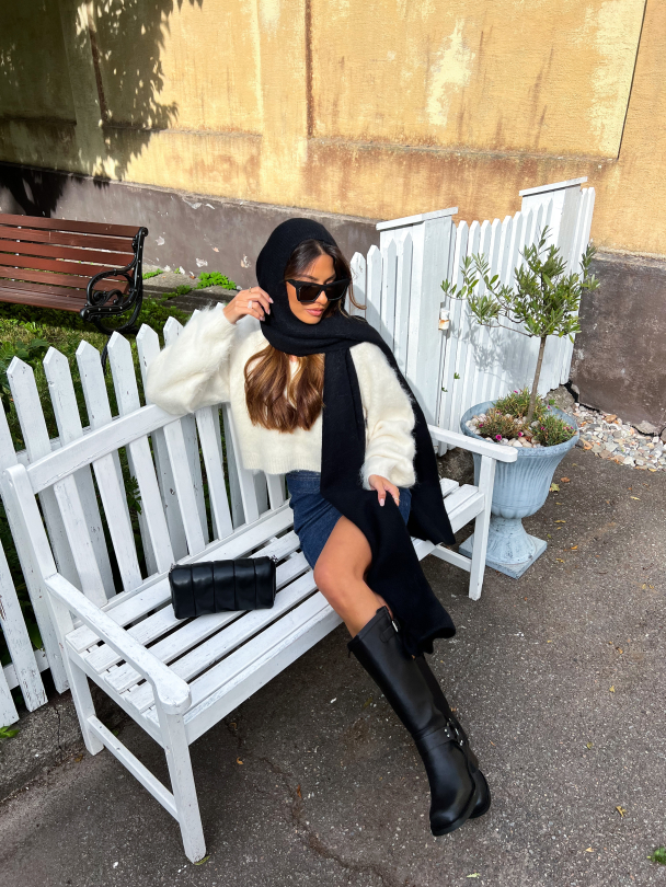 Alpha Wool Hoodscarf - Black  - Image 5