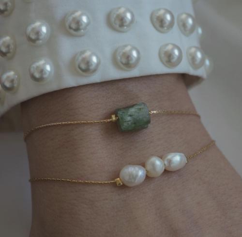 Three Tiny Pearl Bracelet