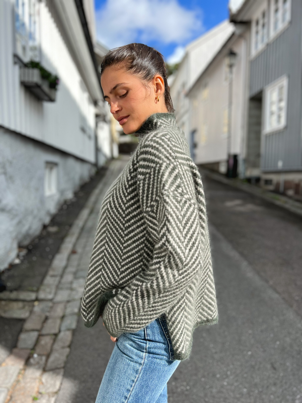 Herrin Knit New T-neck - Kambaba - Image 3