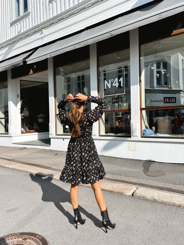 Billie Dress Petite - Caramel  - Image 9