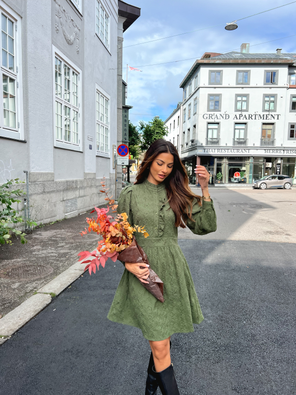 Uma Dress Broderie - Green  - Image 4