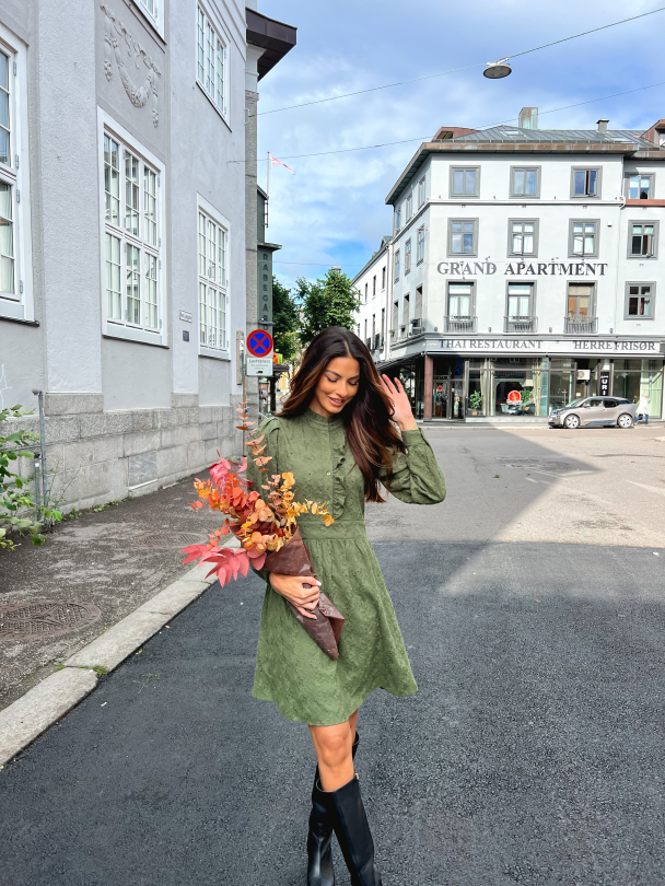 Uma Dress Broderie - Green  - Image 6
