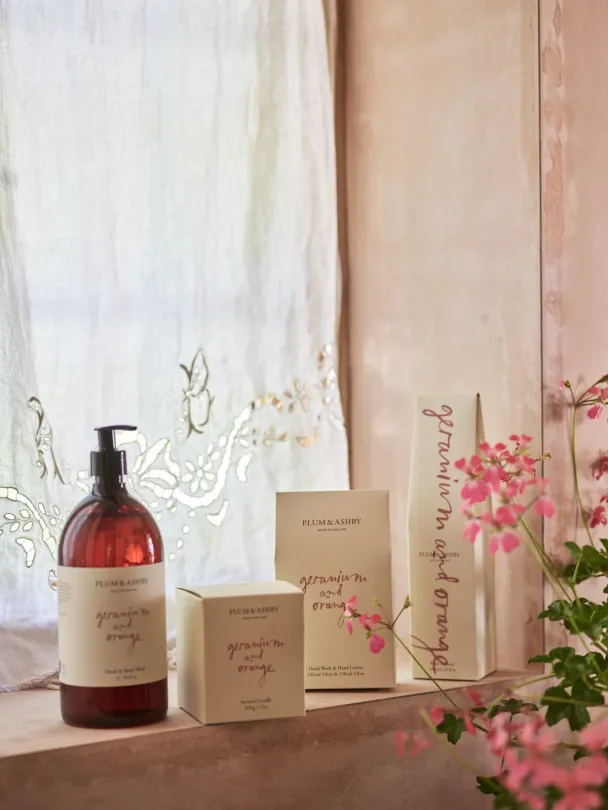 PLUM & ASHBY Candle - Image 3