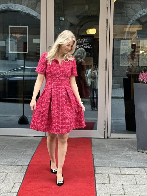Nicole Boucle Dress | Nicole Boucle Dress Red/Pink fra Undorn