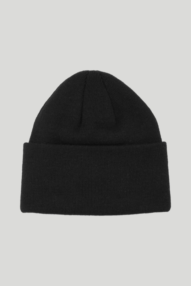 Knitted Beanie W. Patch - Black  - Image 2
