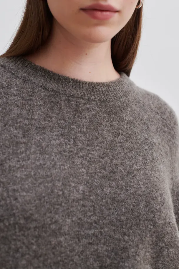 Brookline Knit Raglan O-Neck - Major Brown - Image 7
