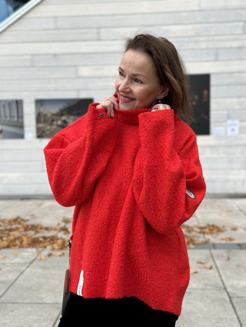 Nini Red Fleece Genser | Nini Red Fleece Genser fra CAYA